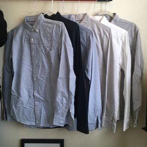 Men’s Uniqlo slim fit button downs. Size small